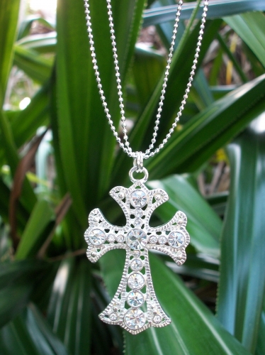 *Sparkling Cross Necklace