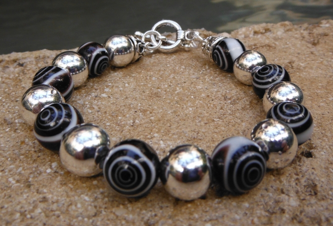 Banded Onyx Bracelet