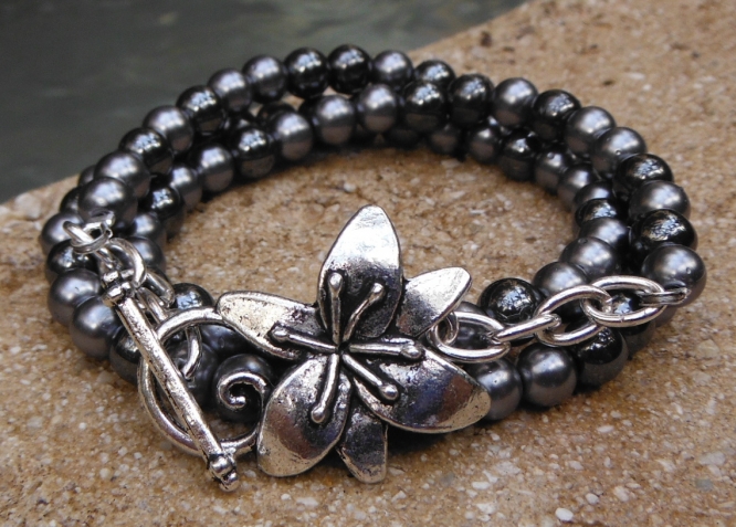 Hematite and Gray Pearl Duel